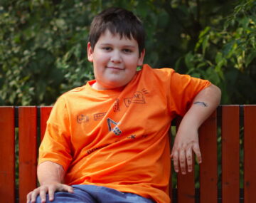 На одну больше